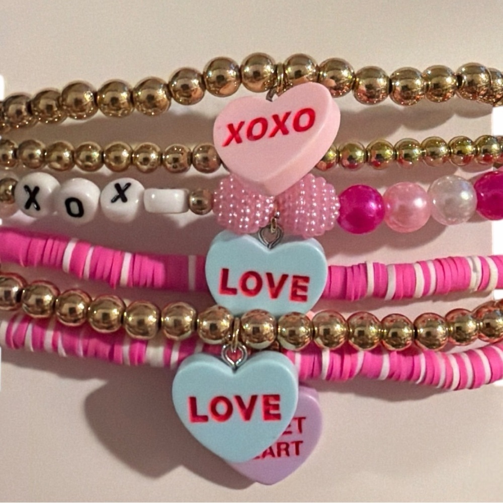 XOXO LOVE — Candy Heart Stretch Bracelet Set – NWT